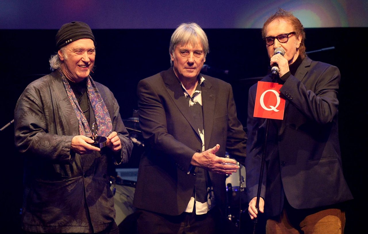Los hermanos Davies despiertan: The Kinks baila con la idea de volver