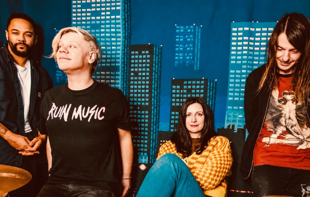 Johnny Foreigner vuelve con 'Forwards!': un disco de rabia y nostalgia sobre Birmingham