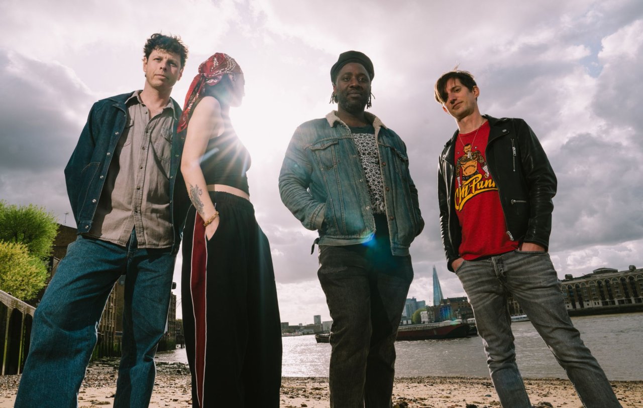 Bloc Party saca 'Love Bombs', un himno synthpop sobre el arrebato del nuevo amor