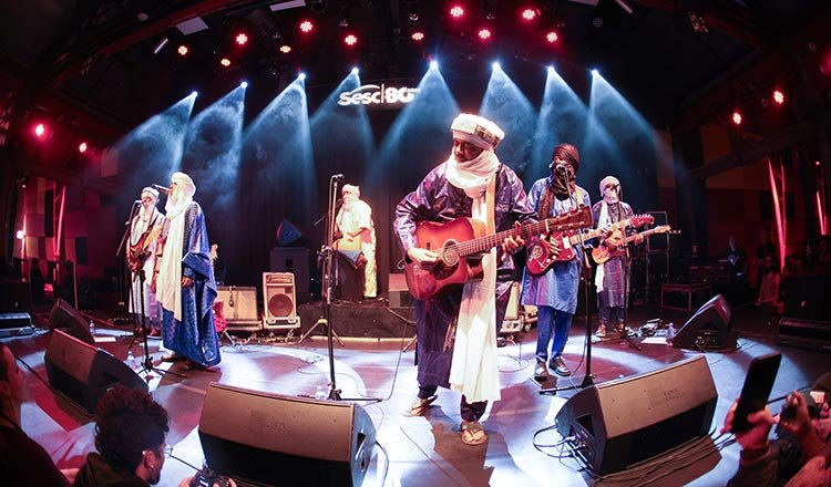 Tinariwen: Guitarra tuareg que trasciende fronteras y agota entradas en Brasil
