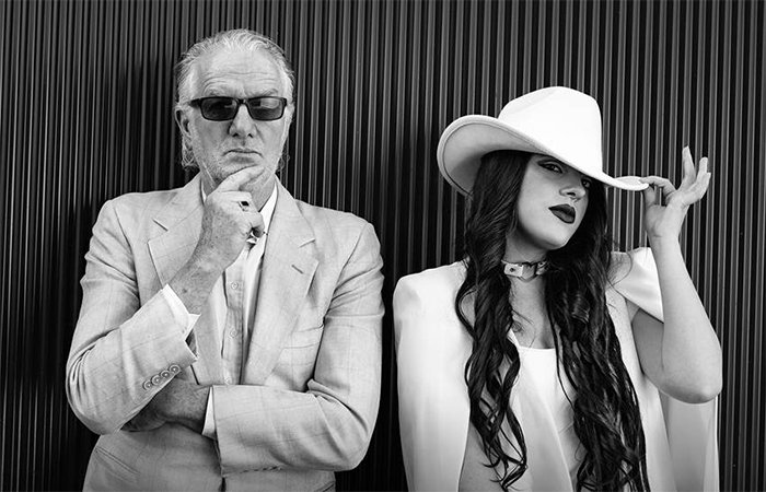 Mick Harvey y Amanda Acevedo avanzan con "Song for Aurora", rumbo a un disco que huele a misterio