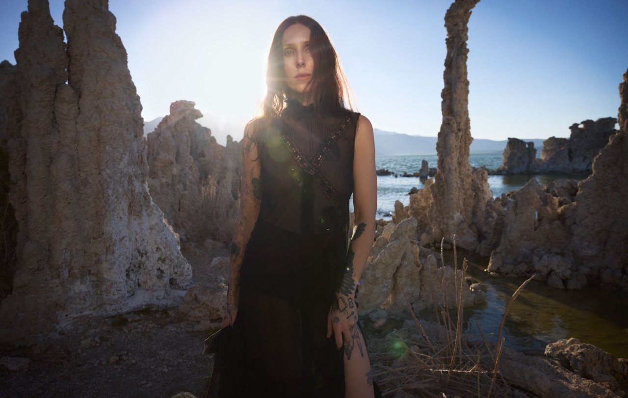 Chelsea Wolfe anuncia 'The Dark': la reina de la oscuridad se desenchufa y encara sus fantasmas
