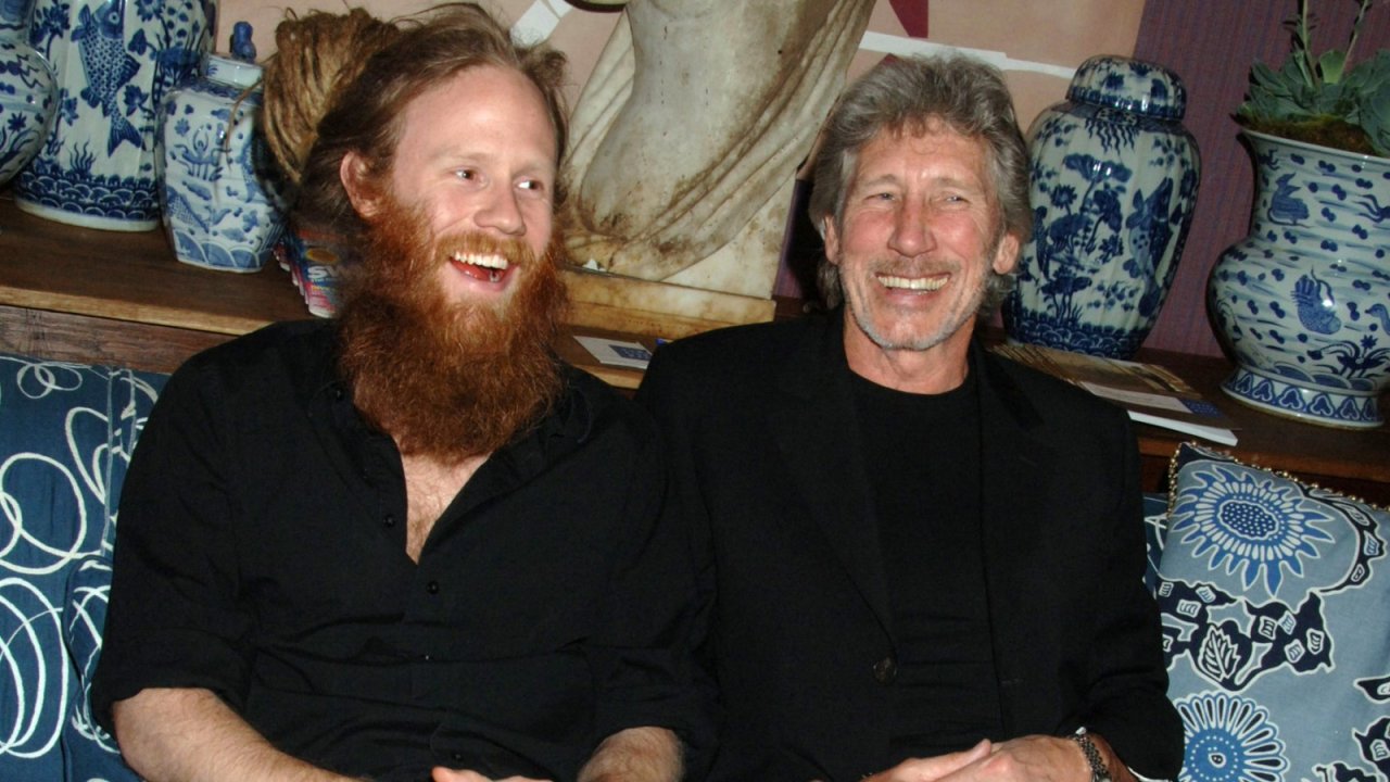 Roger Waters le pasa la posta a su hijo Harry: ¿Un legado de Pink Floyd para las nuevas generaciones... y para los tributos locales?